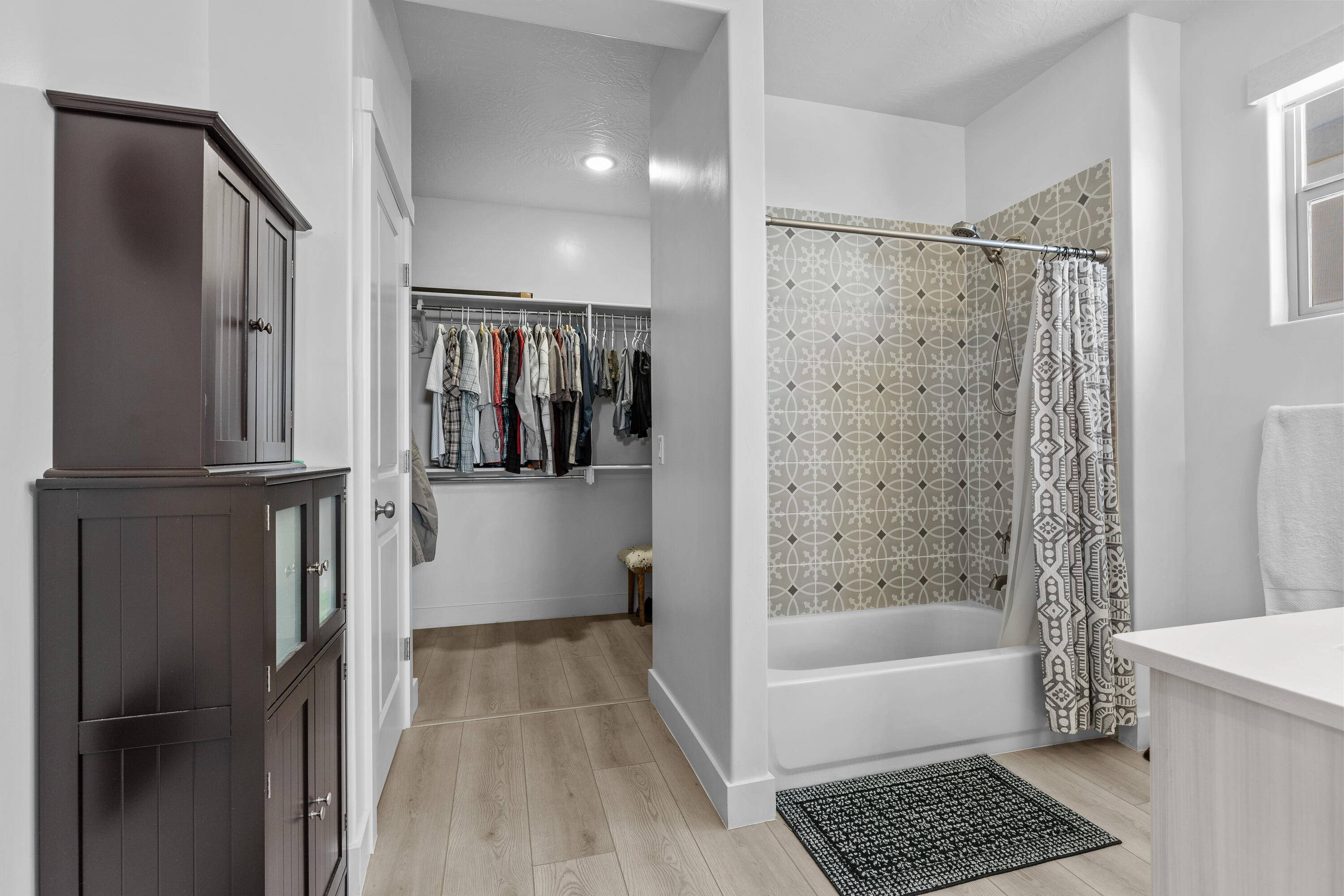 DESERT VISTA - Residential