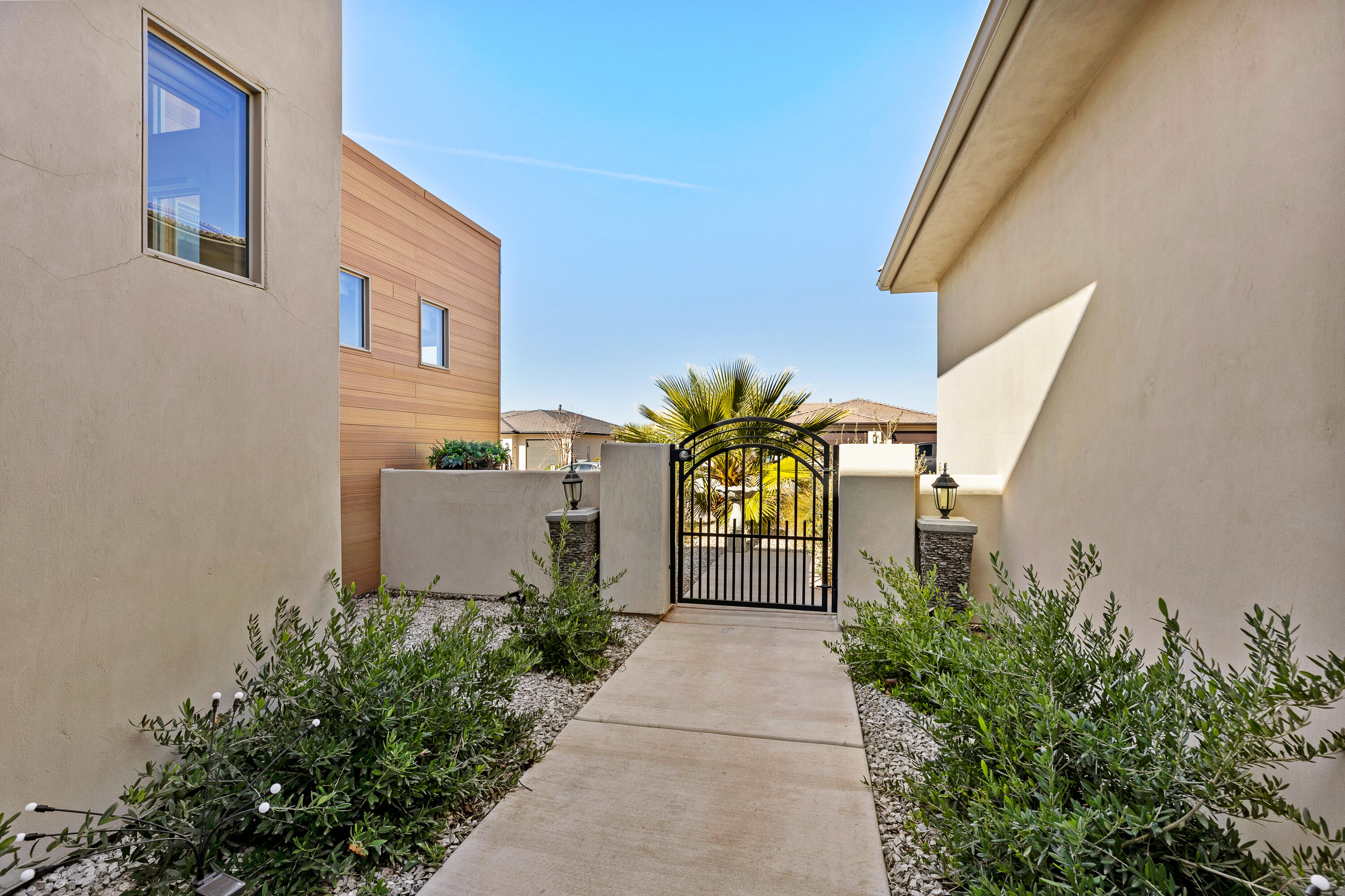 DESERT VISTA - Residential