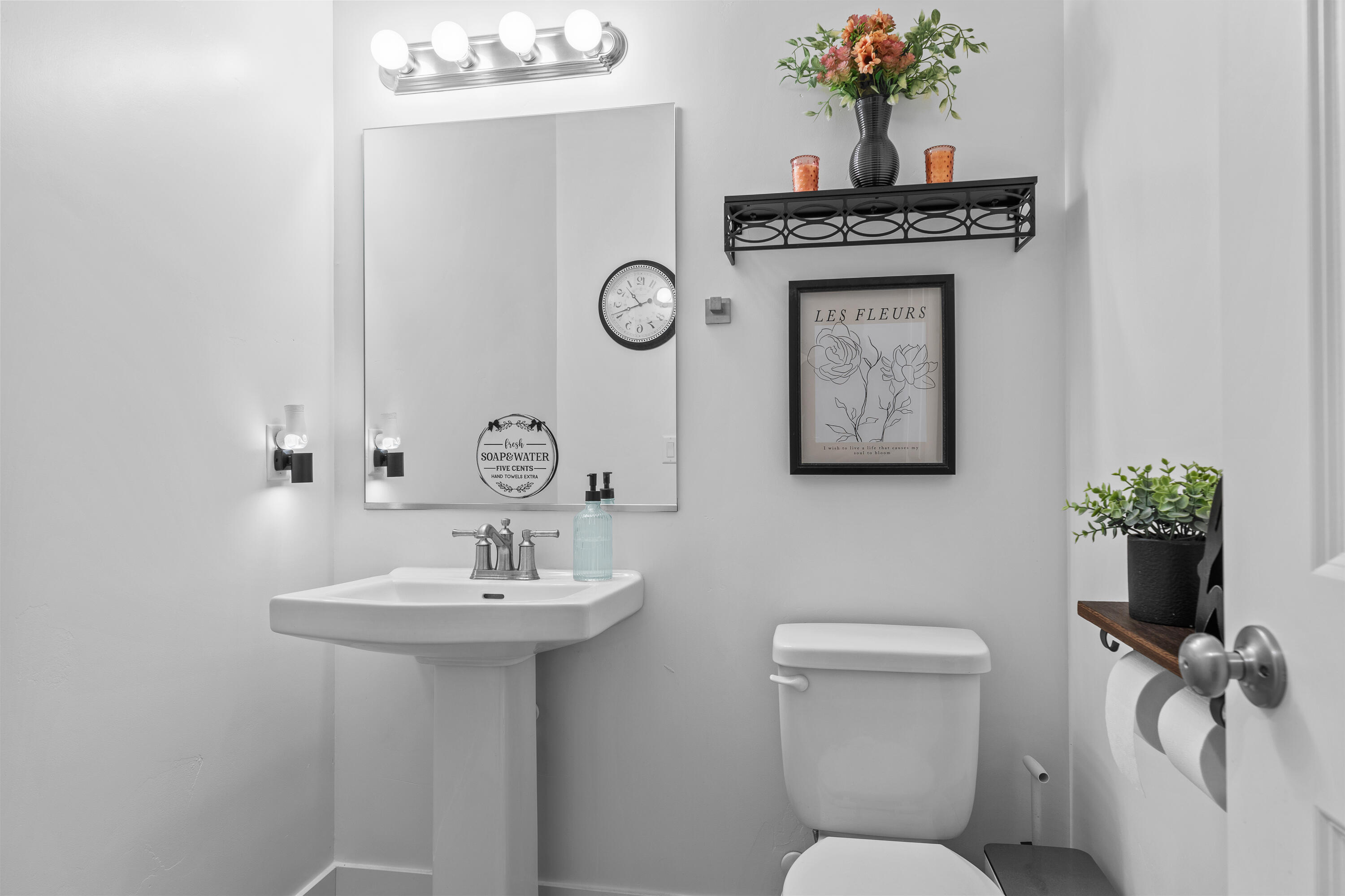 DESERT VISTA - Residential