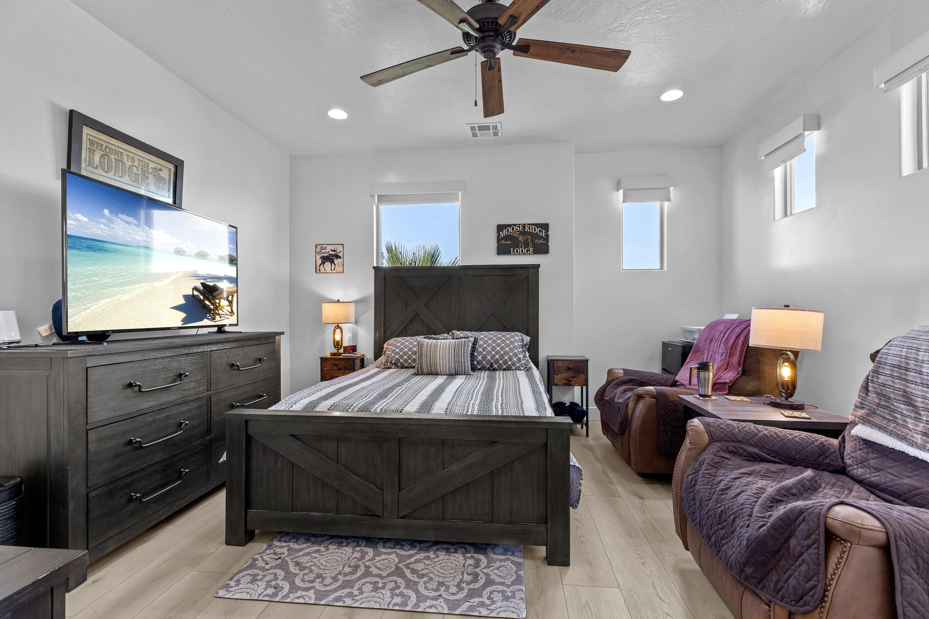 DESERT VISTA - Residential