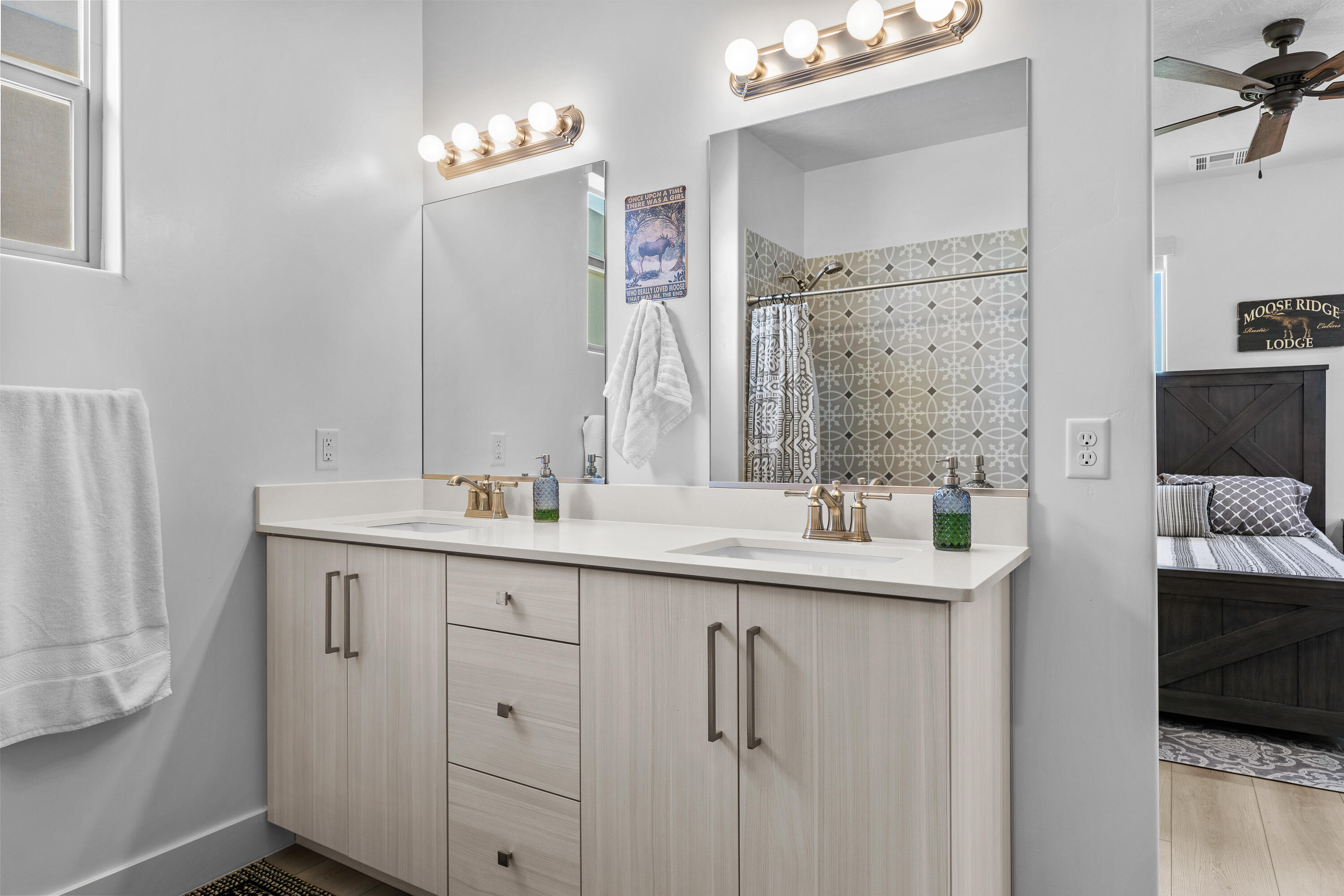 DESERT VISTA - Residential