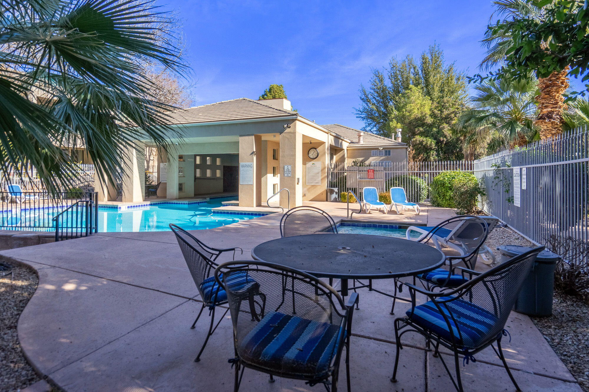 BLACKROCK CONDOS AT STONEBRIDGE - Residential