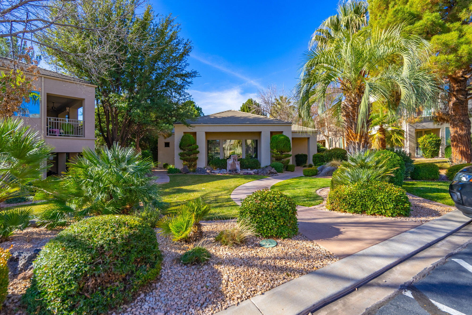 BLACKROCK CONDOS AT STONEBRIDGE - Residential