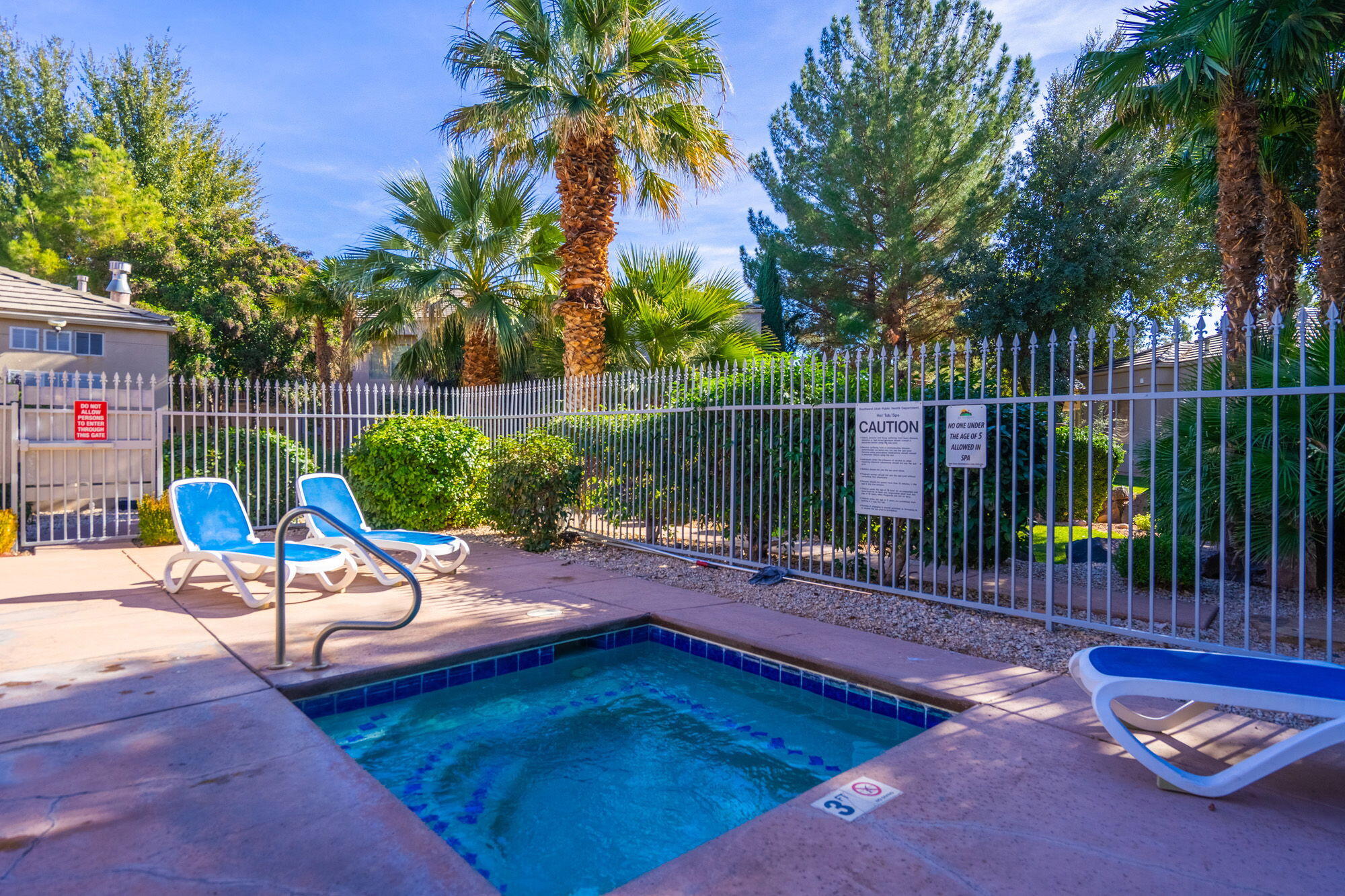 BLACKROCK CONDOS AT STONEBRIDGE - Residential