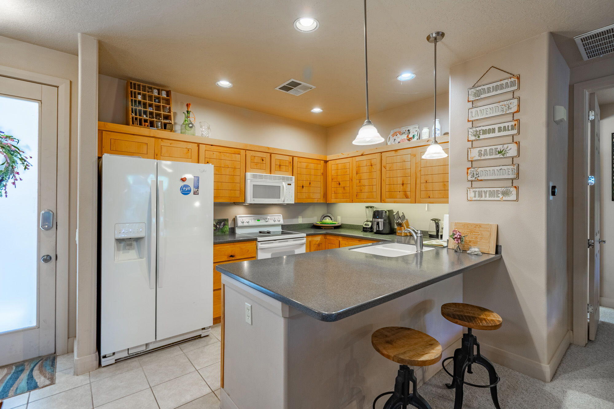 BLACKROCK CONDOS AT STONEBRIDGE - Residential