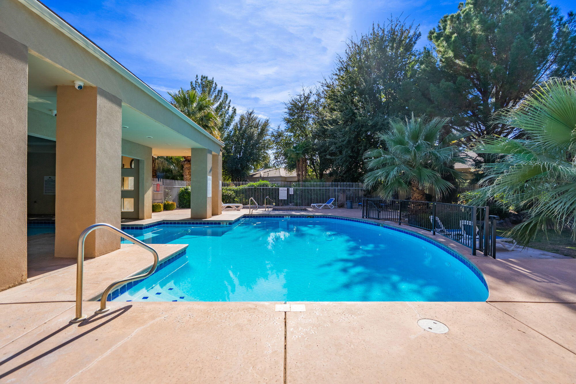 BLACKROCK CONDOS AT STONEBRIDGE - Residential