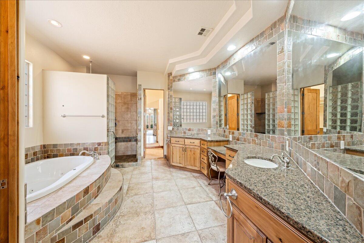 CASTLE ROCK - Residential