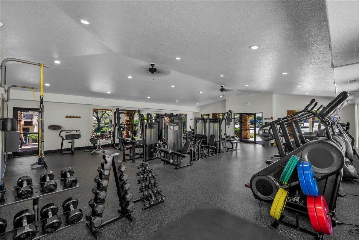 STONE CLIFF TOWNHOMES - Residential