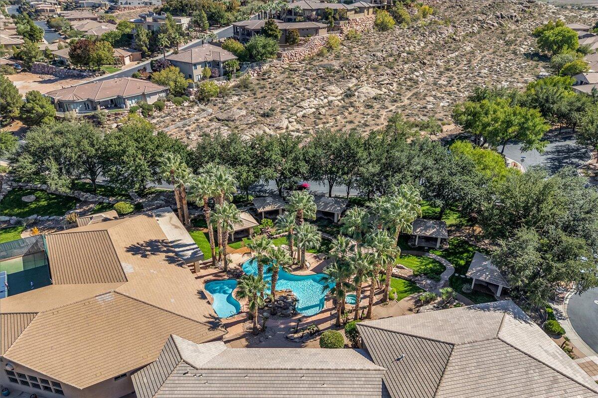 STONE CLIFF TOWNHOMES - Residential