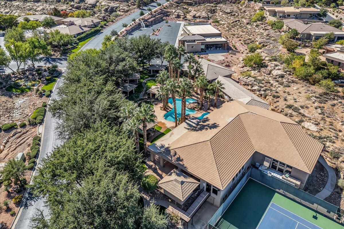 STONE CLIFF TOWNHOMES - Residential