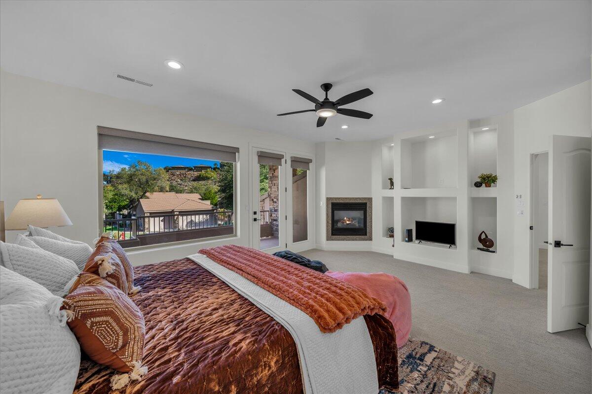 STONE CLIFF TOWNHOMES - Residential