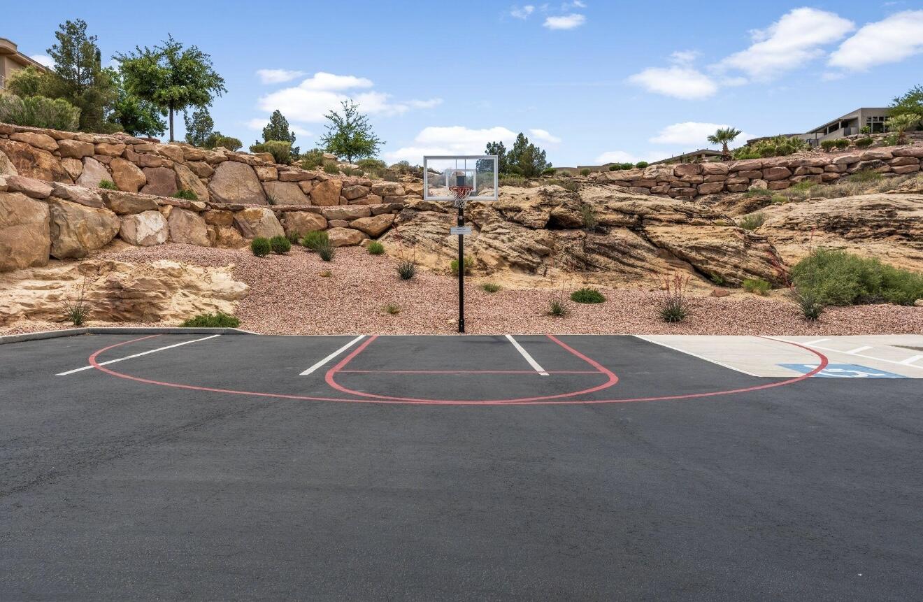 STONE CLIFF TOWNHOMES - Residential