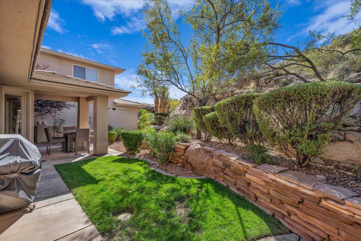 STONE CLIFF TOWNHOMES - Residential
