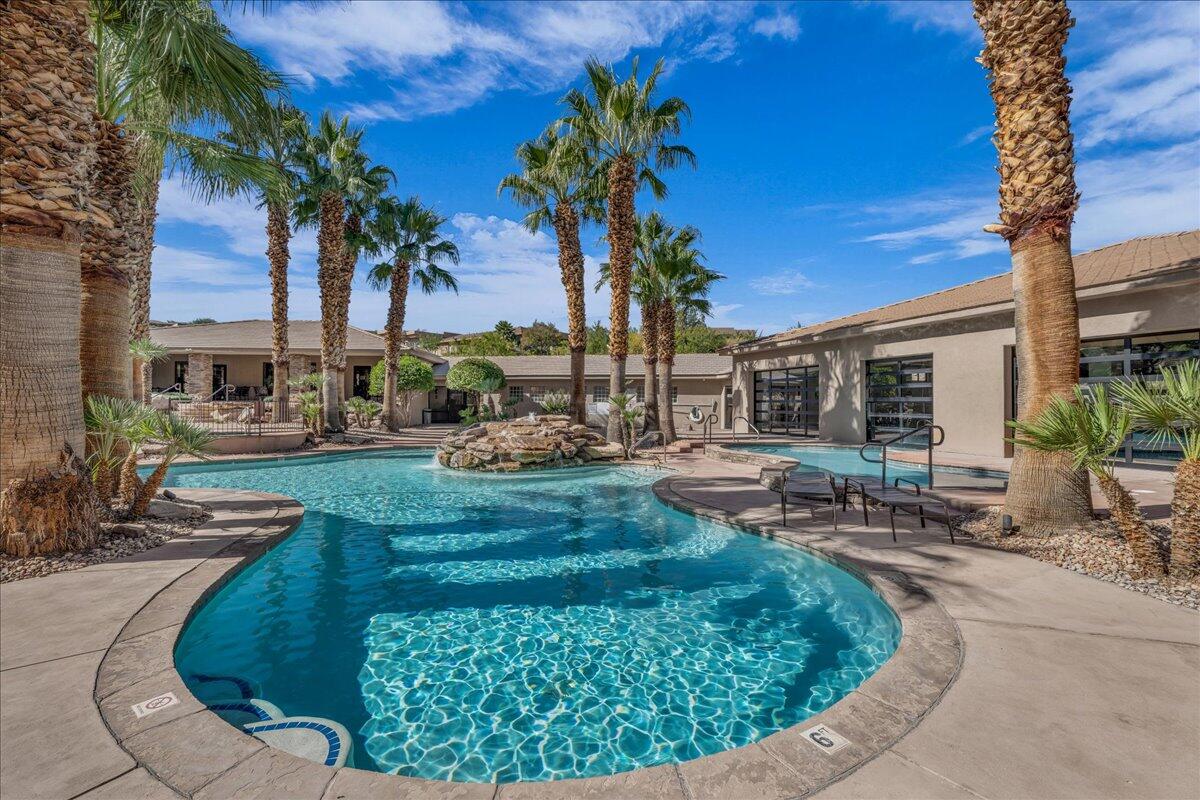 STONE CLIFF TOWNHOMES - Residential