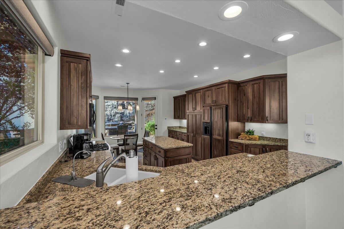 STONE CLIFF TOWNHOMES - Residential