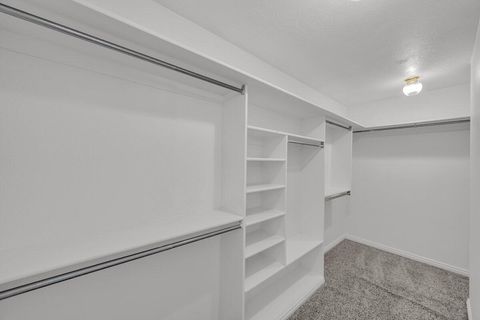 Tiny photo for 85 E 400 N, Hurricane, UT 84737 (MLS # 25-266237)