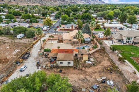 Tiny photo for 85 E 400 N, Hurricane, UT 84737 (MLS # 25-266237)