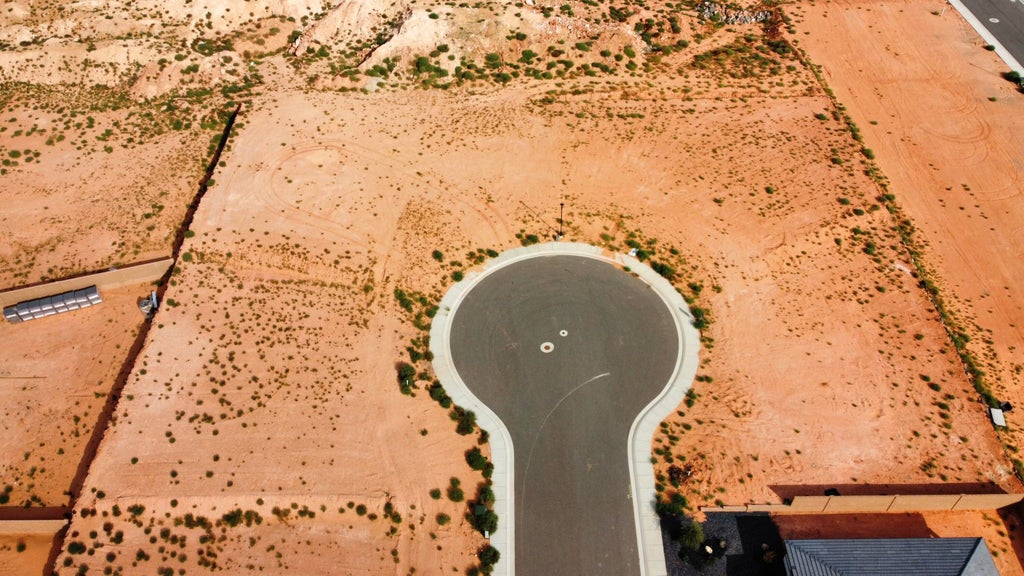 Photo of 3820 W 2570 S, Hurricane, UT 84737 (MLS # 26-277106)