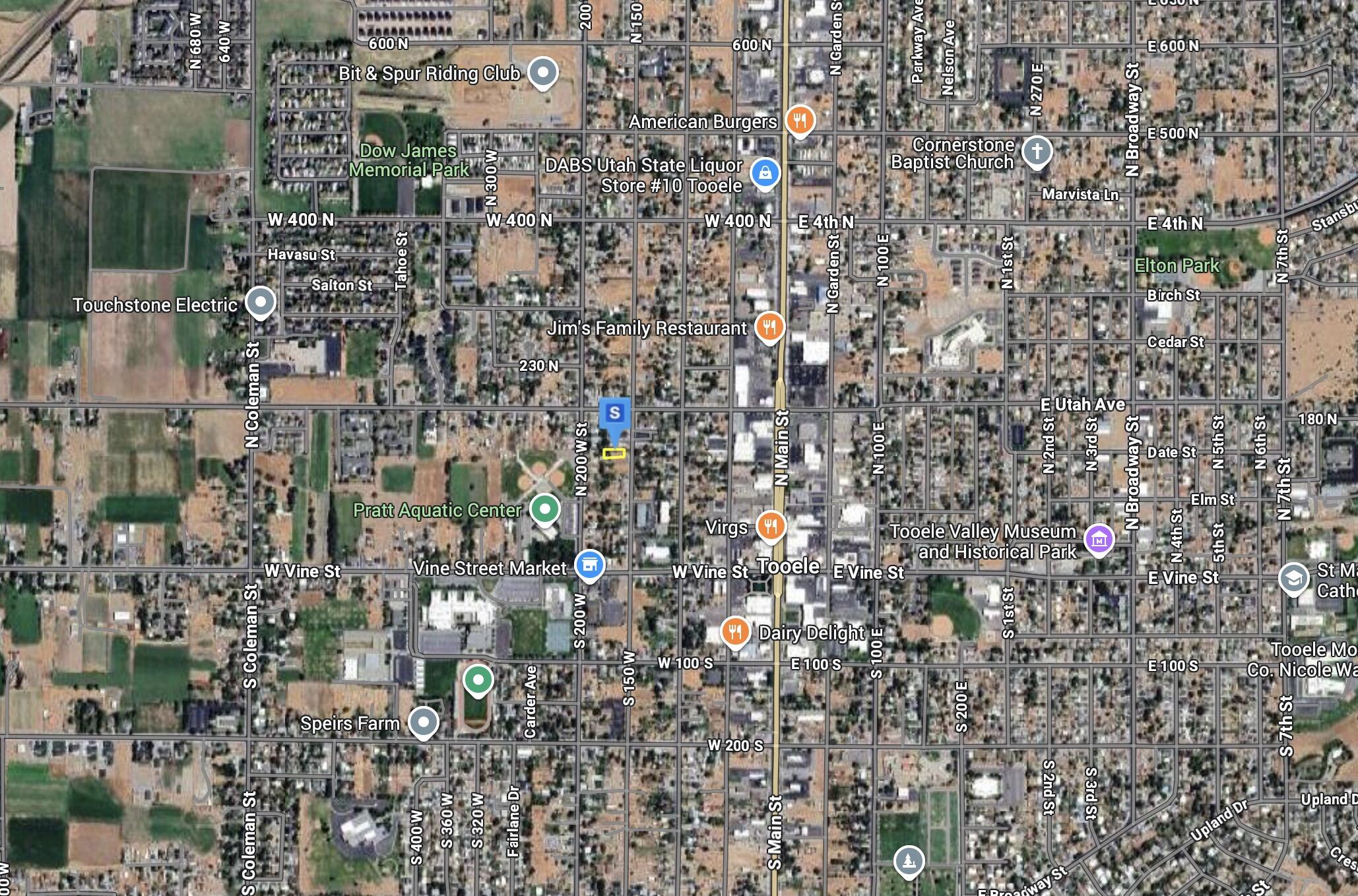 Main image without alt text