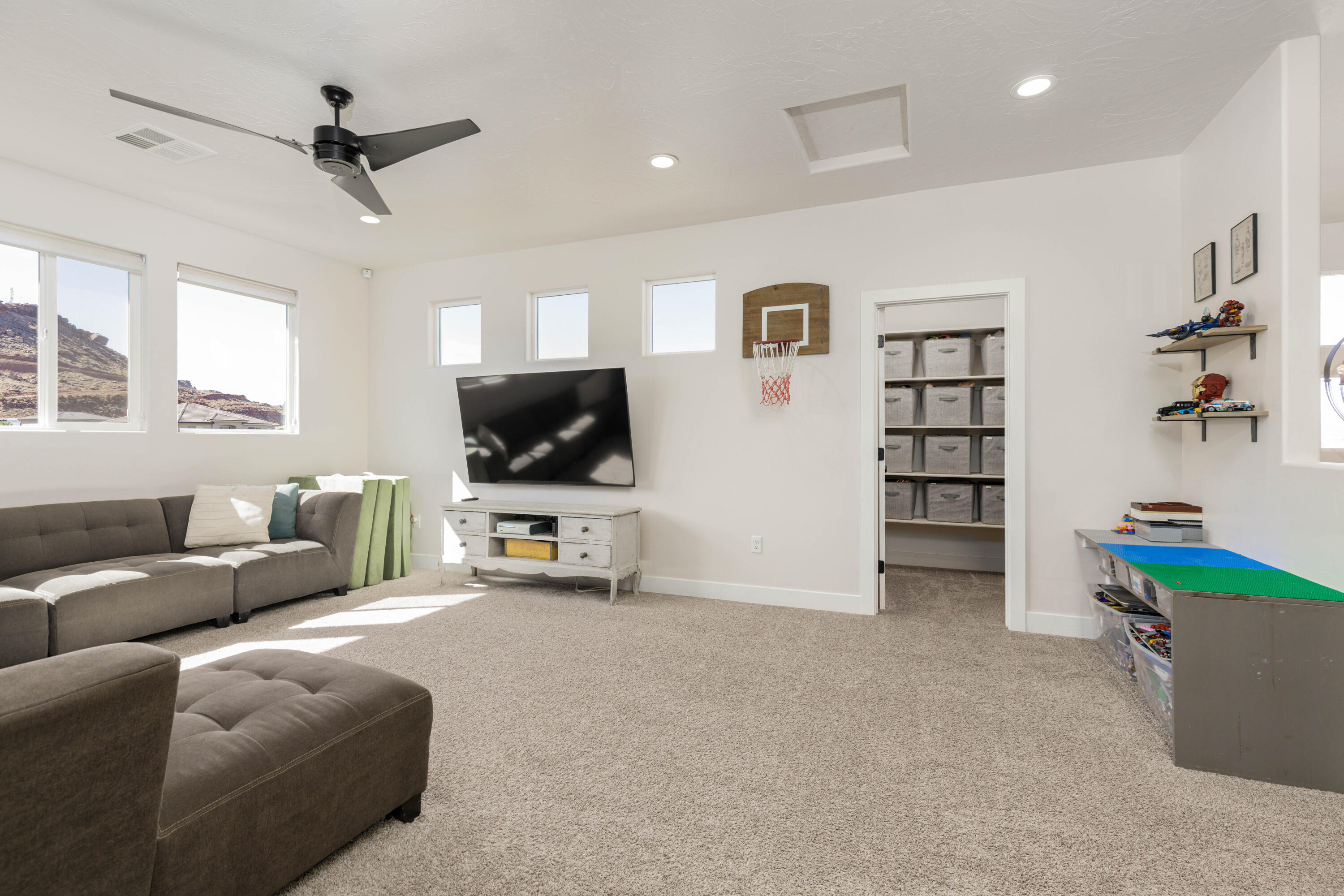 SEQUOIA ESTATES - Residential