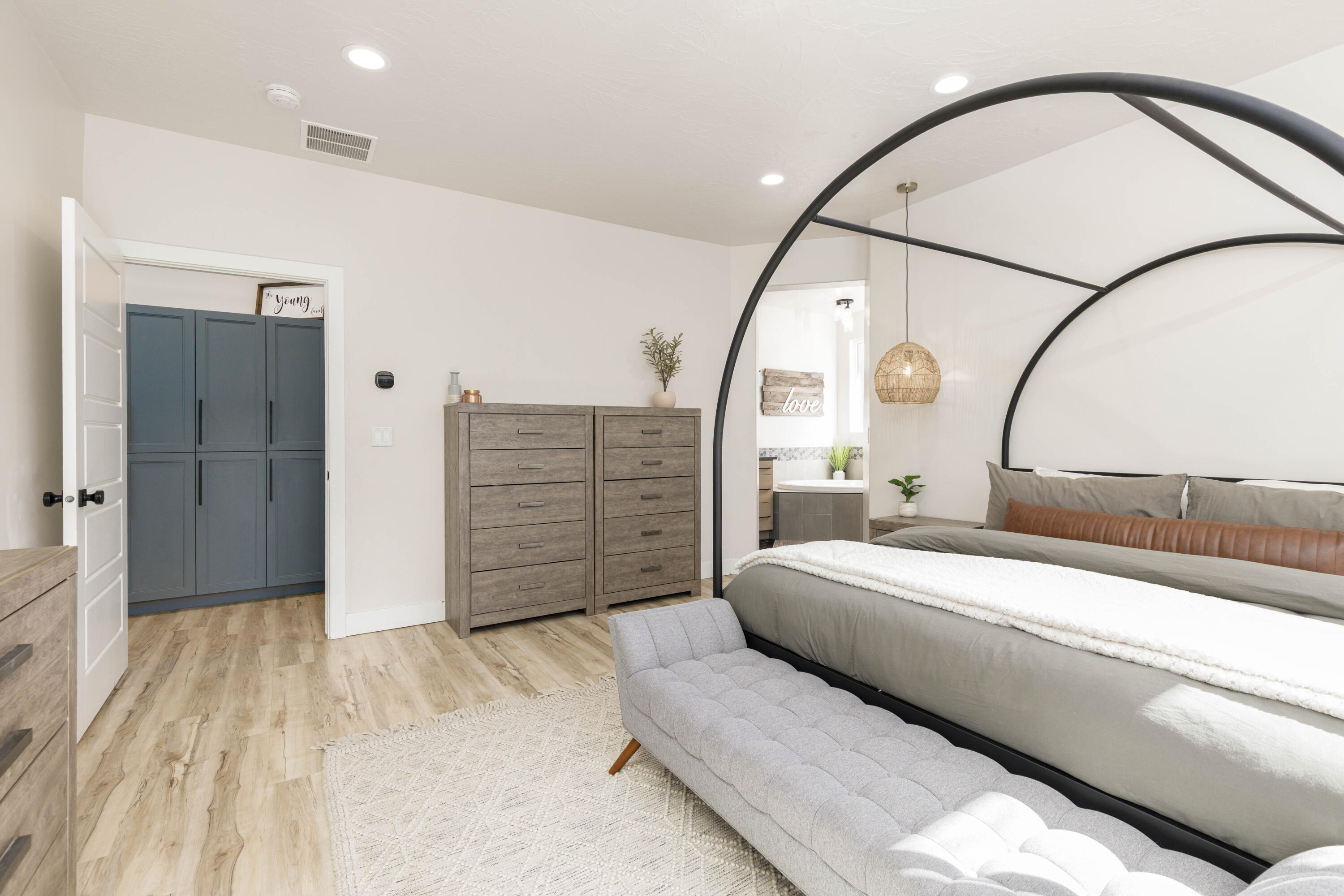 SEQUOIA ESTATES - Residential