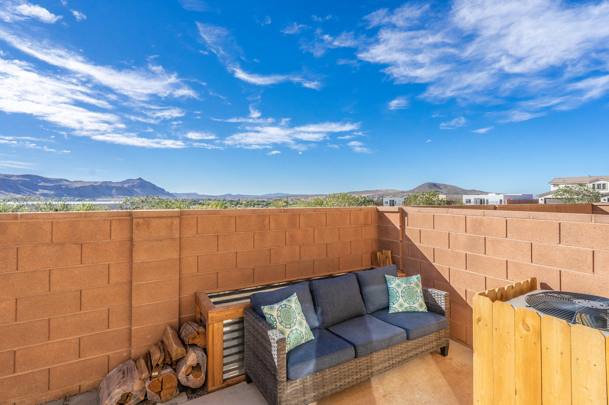 HURRICANE HEIGHTS TOWNHOMES - Residential