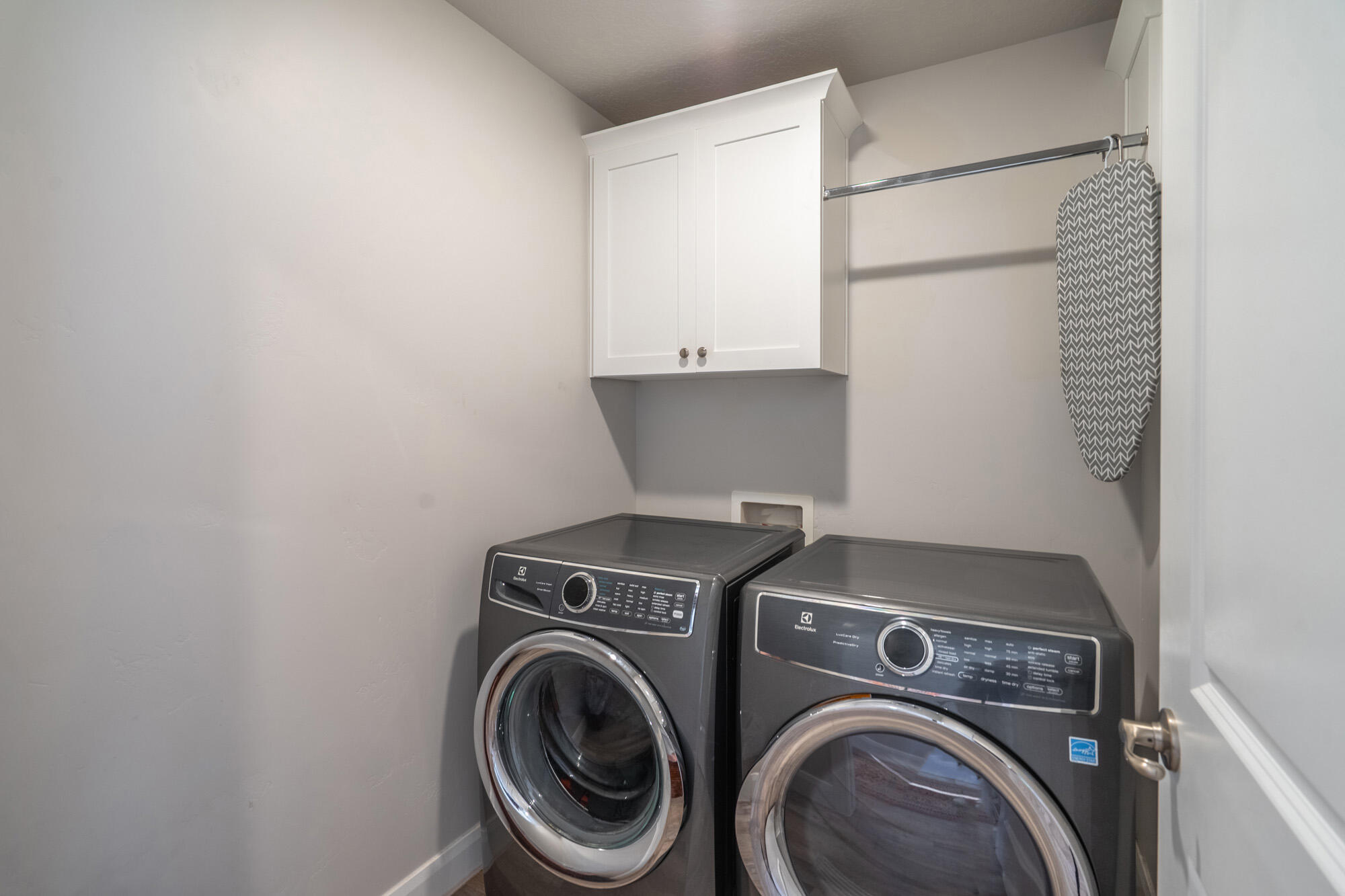 HURRICANE HEIGHTS TOWNHOMES - Residential