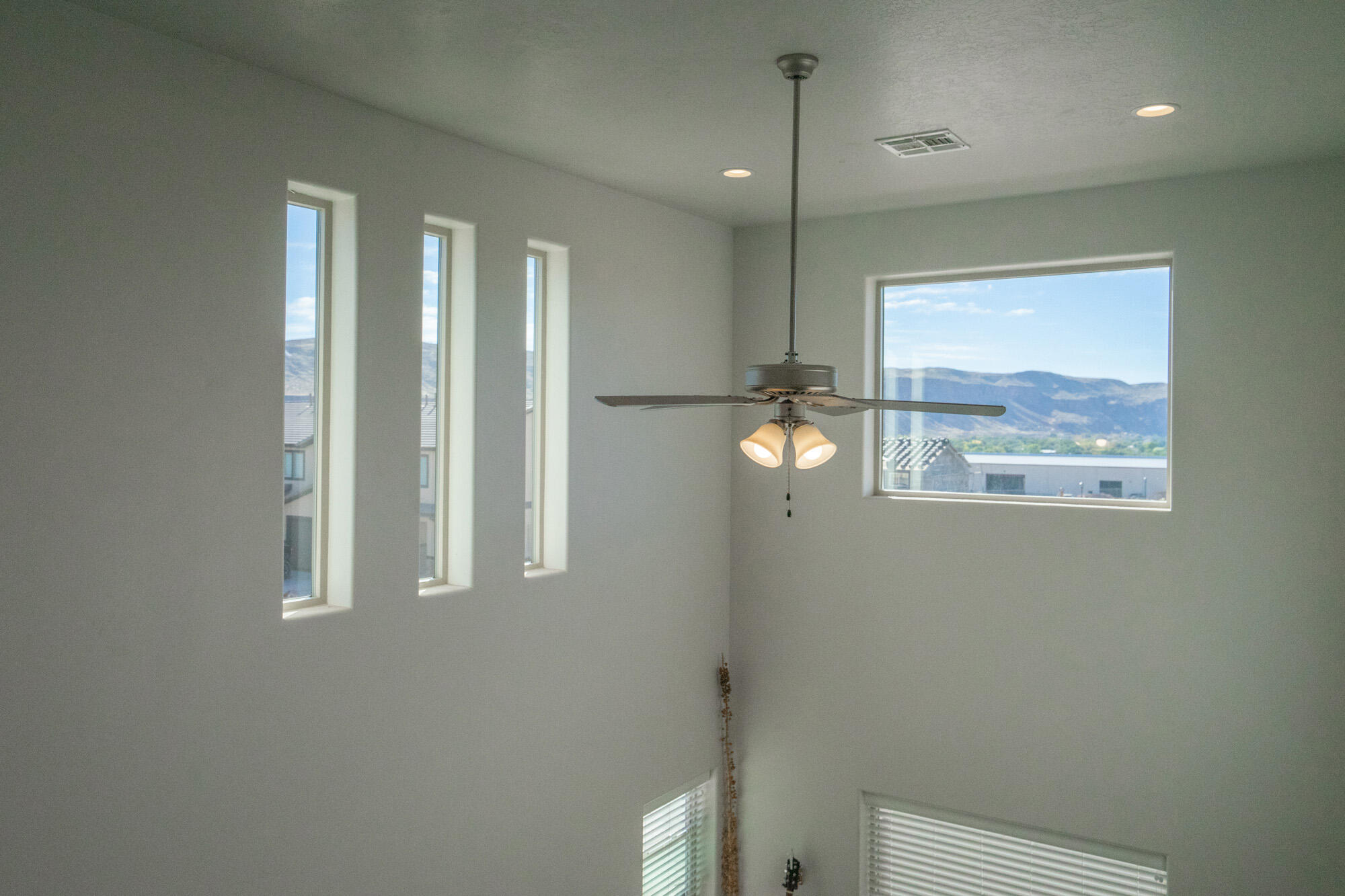 HURRICANE HEIGHTS TOWNHOMES - Residential