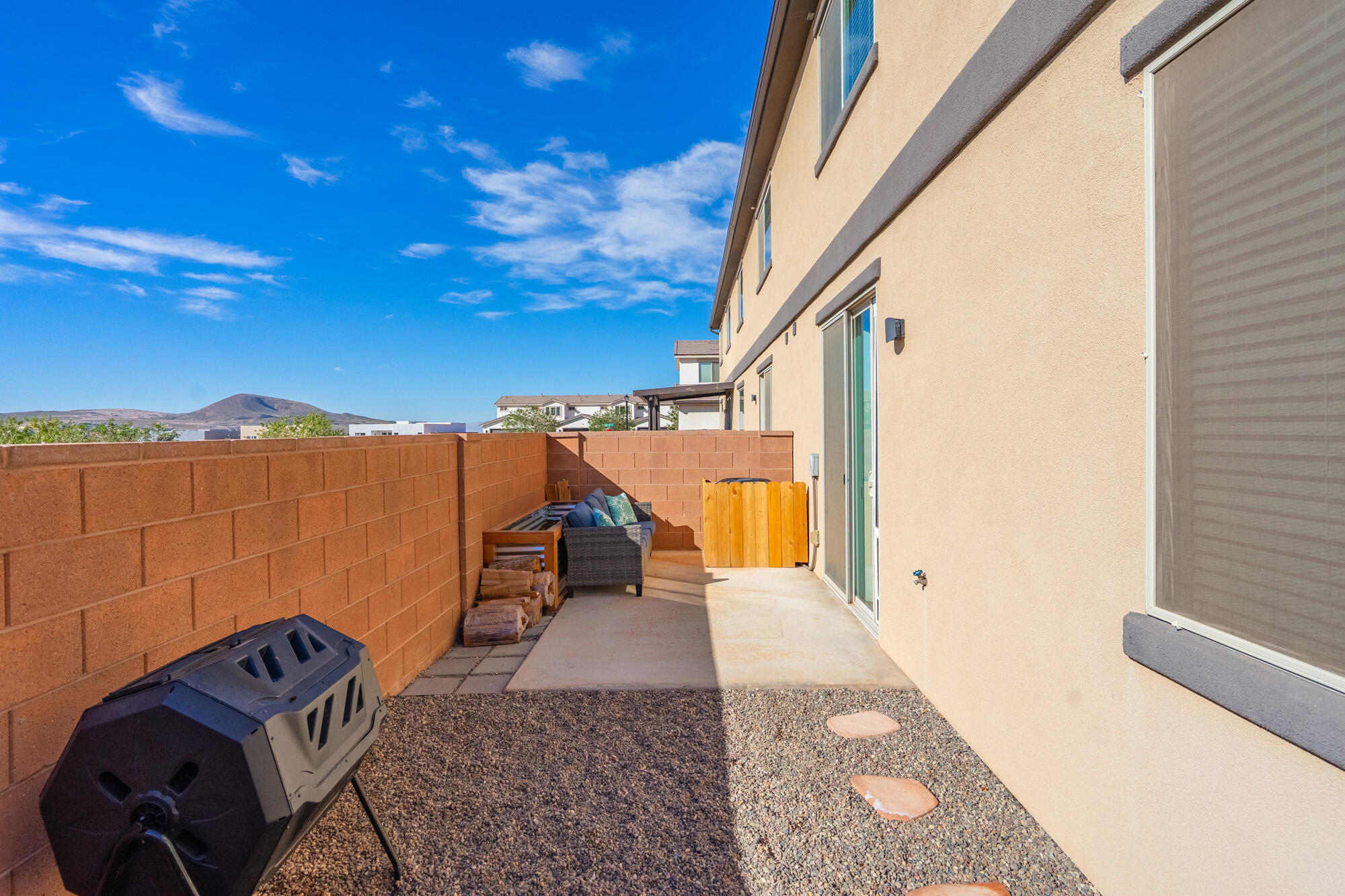 HURRICANE HEIGHTS TOWNHOMES - Residential