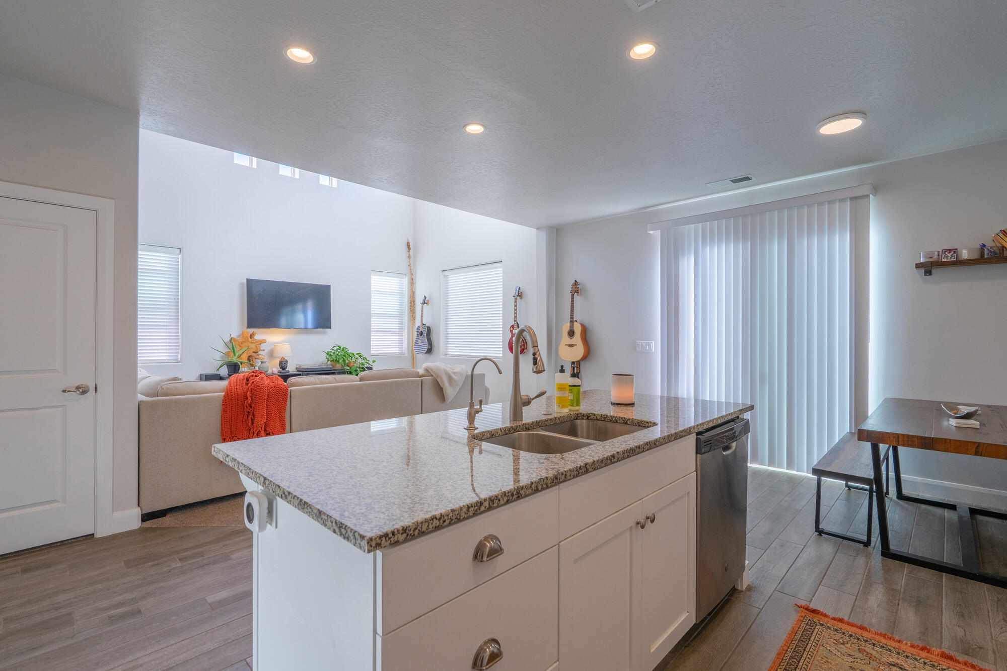 HURRICANE HEIGHTS TOWNHOMES - Residential