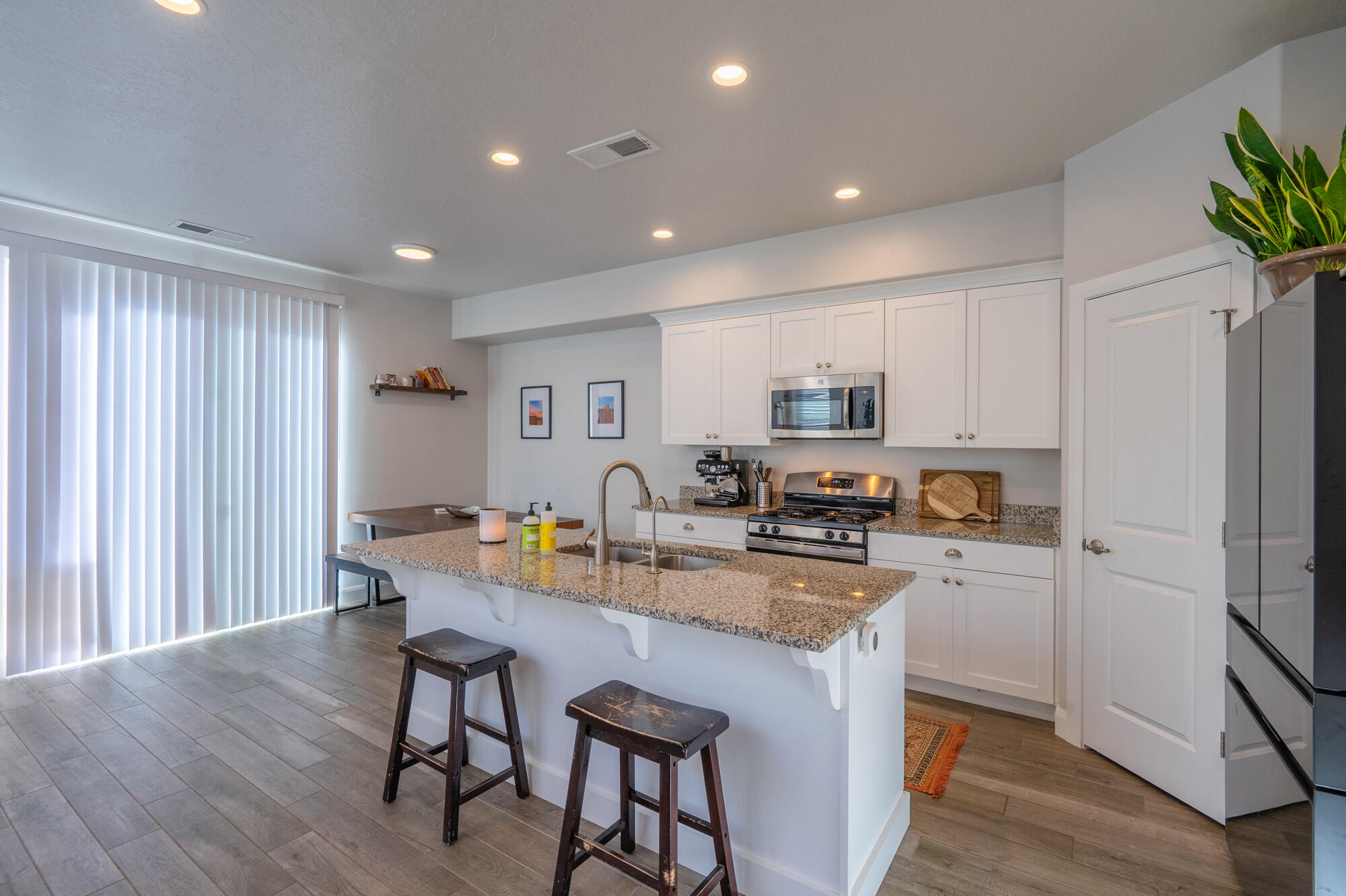 HURRICANE HEIGHTS TOWNHOMES - Residential