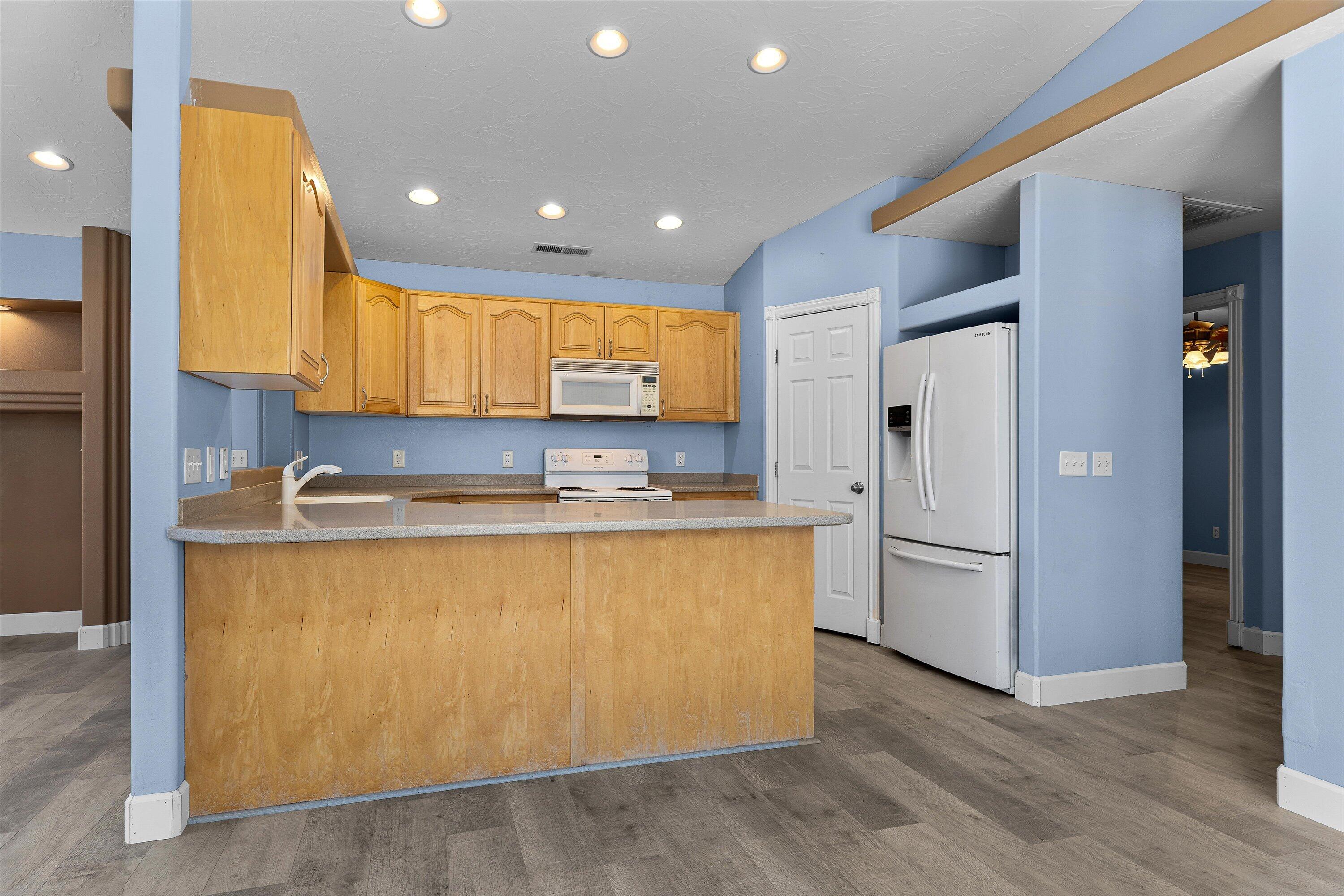 QUAIL LAKE ESTATES - Residential