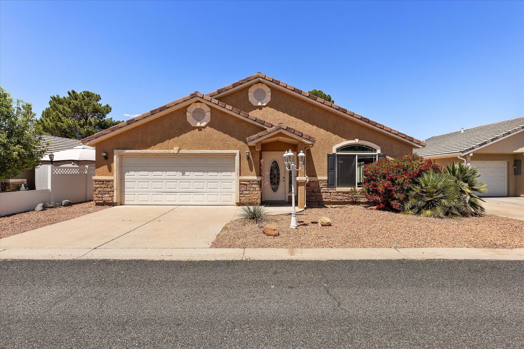 Photo of 4400 W State ST 117 #117, Hurricane, UT 84737 (MLS # 26-272386)