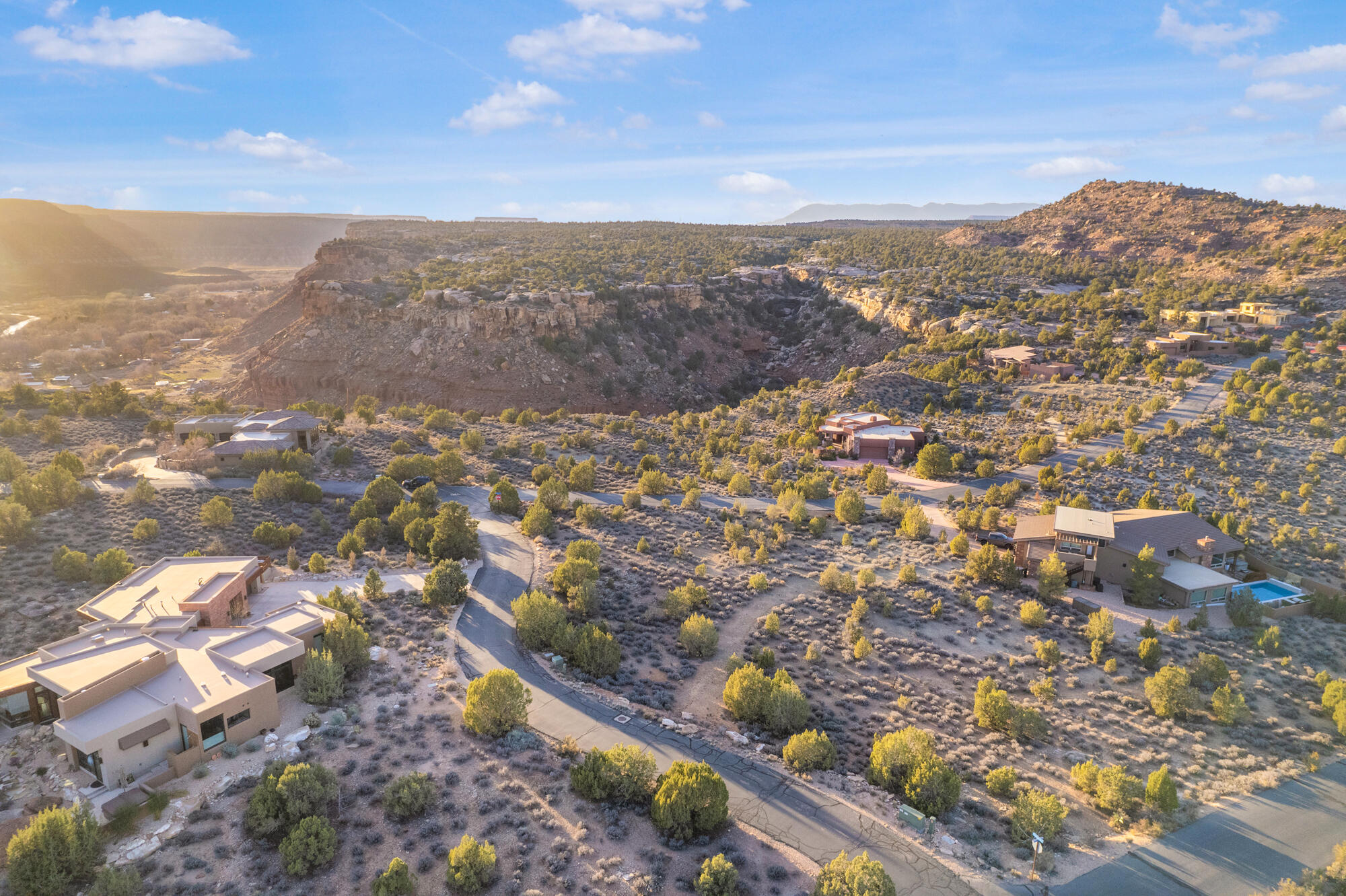 ANASAZI PLATEAU - Land