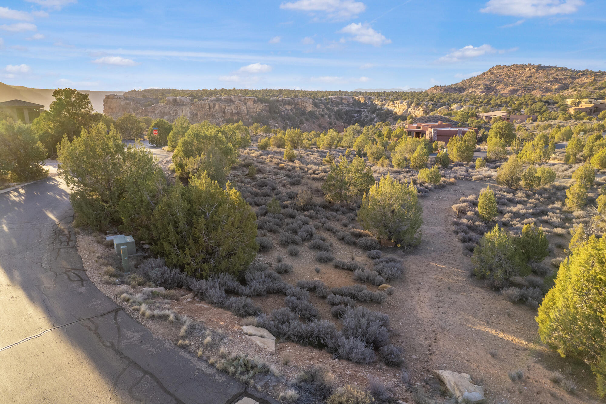 ANASAZI PLATEAU - Land