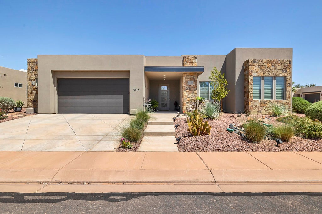 Photo of 3215 S Sandstone DR, Hurricane, UT 84737 (MLS # 26-274956)