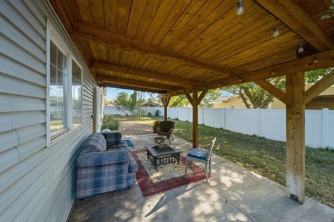 Tiny photo for 290 N 100 W, Hurricane, UT 84737 (MLS # 26-274098)