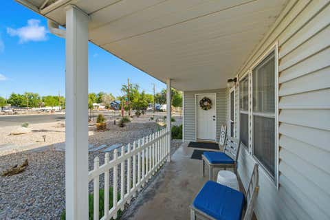 Tiny photo for 290 N 100 W, Hurricane, UT 84737 (MLS # 26-274098)