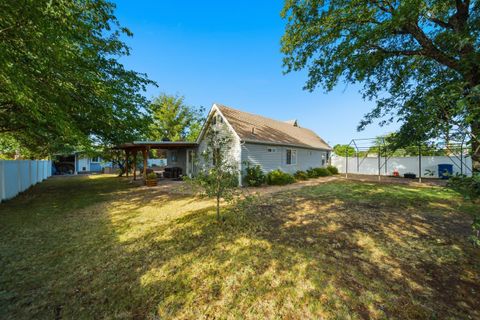 Tiny photo for 290 N 100 W, Hurricane, UT 84737 (MLS # 26-274098)