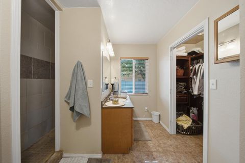 Tiny photo for 290 N 100 W, Hurricane, UT 84737 (MLS # 26-274098)