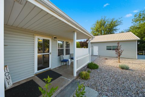 Tiny photo for 290 N 100 W, Hurricane, UT 84737 (MLS # 26-274098)