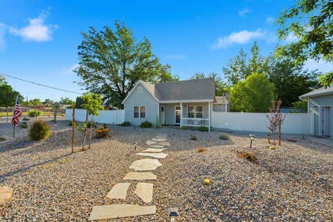 Photo of 290 N 100 W, Hurricane, UT 84737 (MLS # 26-274098)