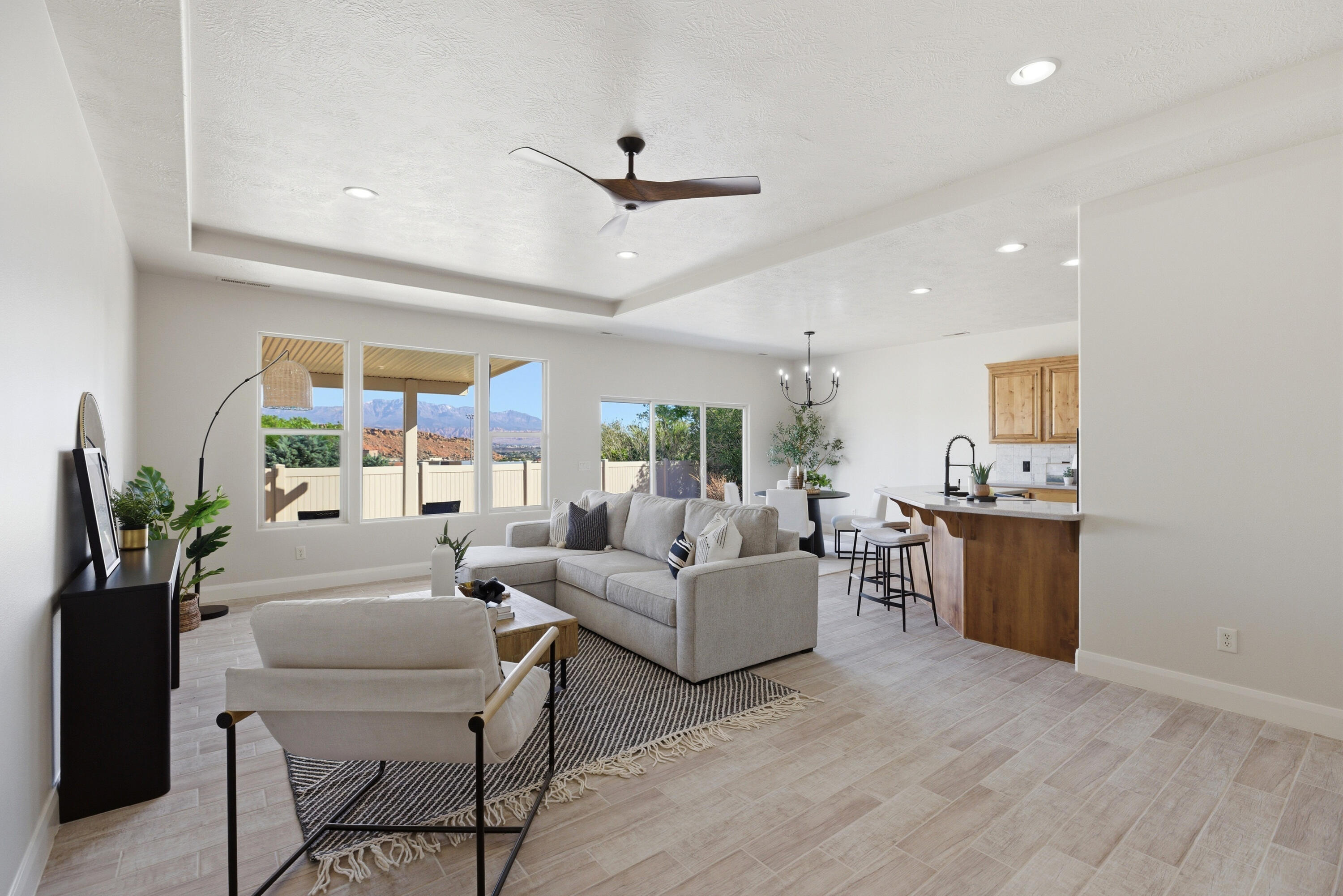 DESERT HILLS - Residential