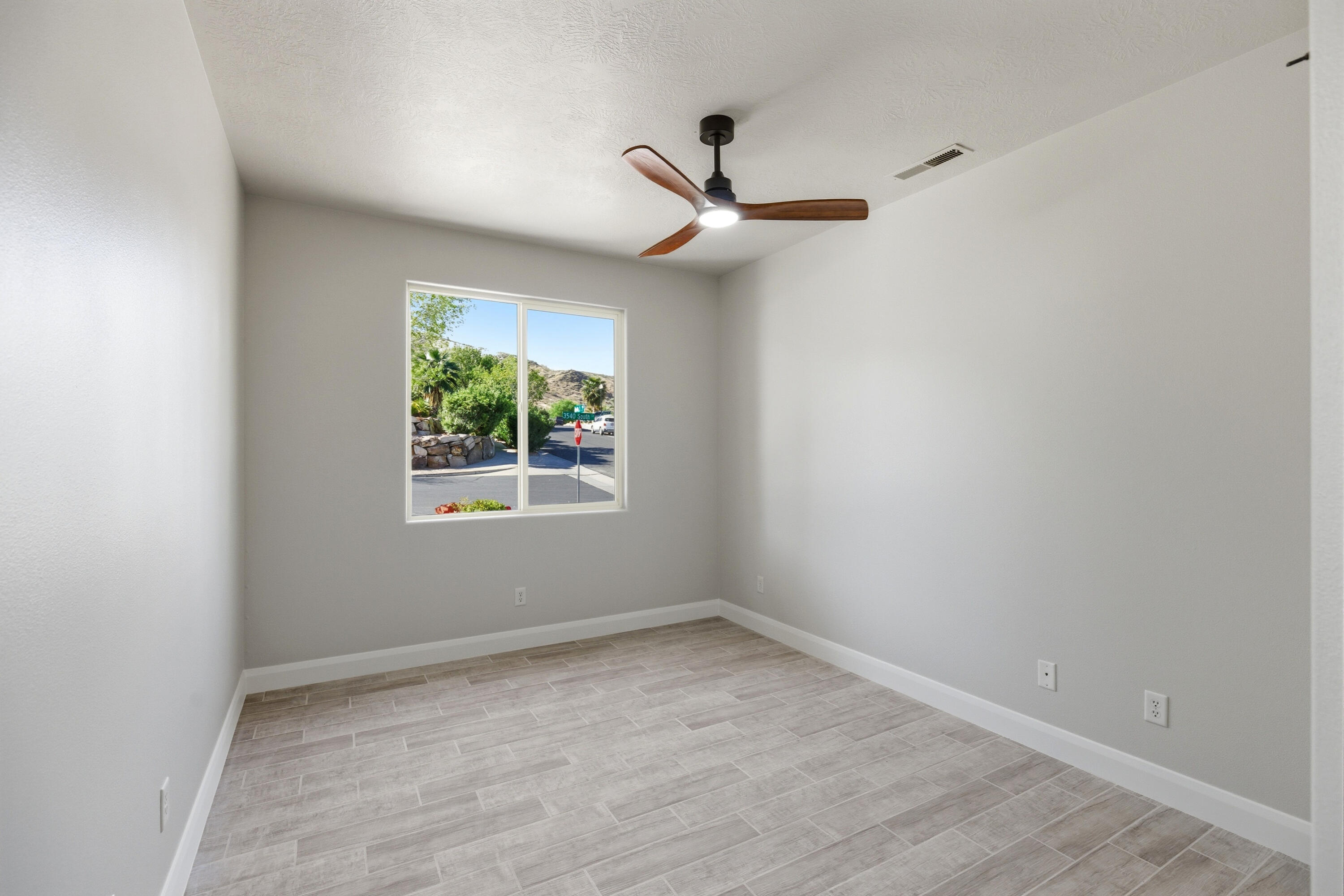 DESERT HILLS - Residential