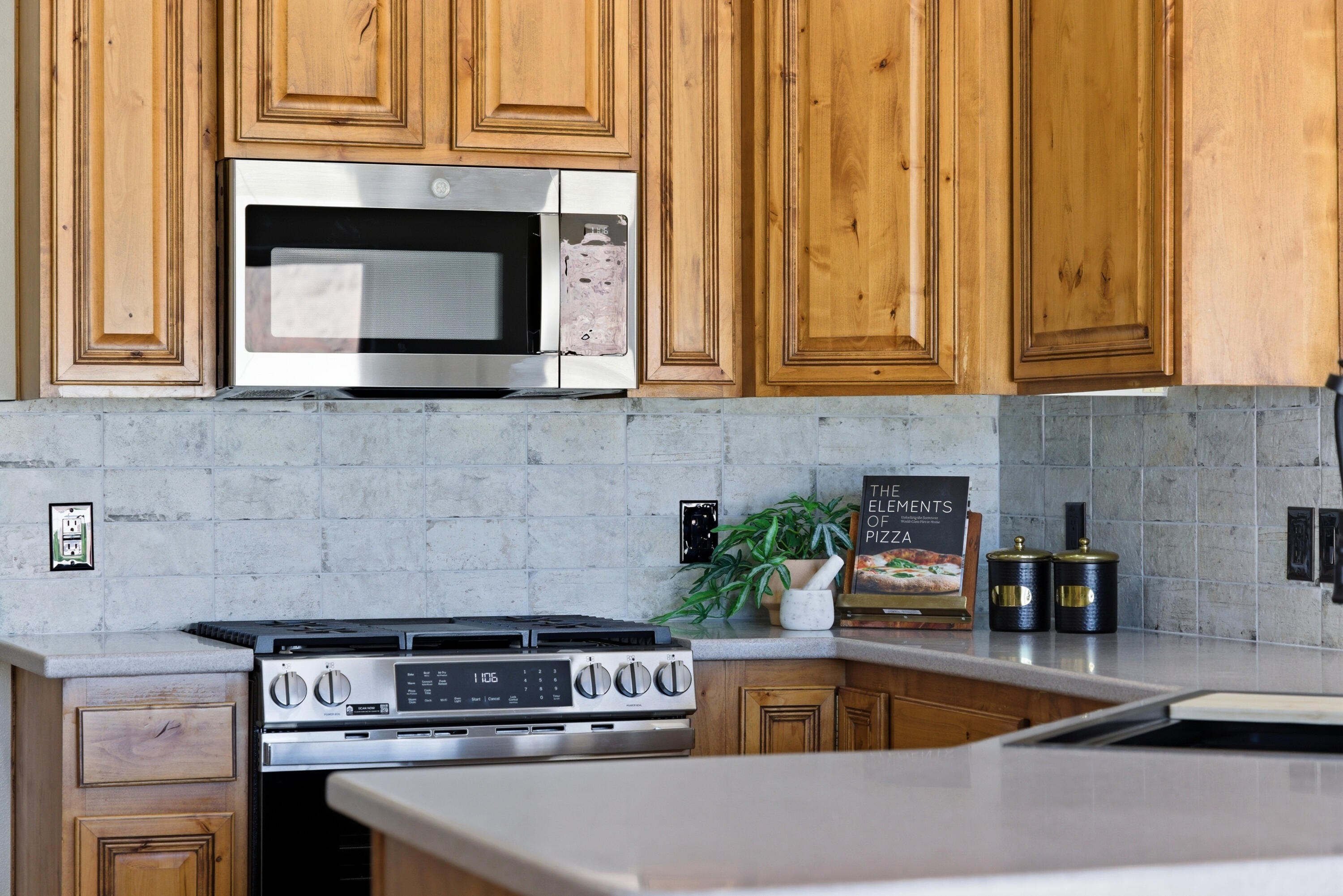 DESERT HILLS - Residential