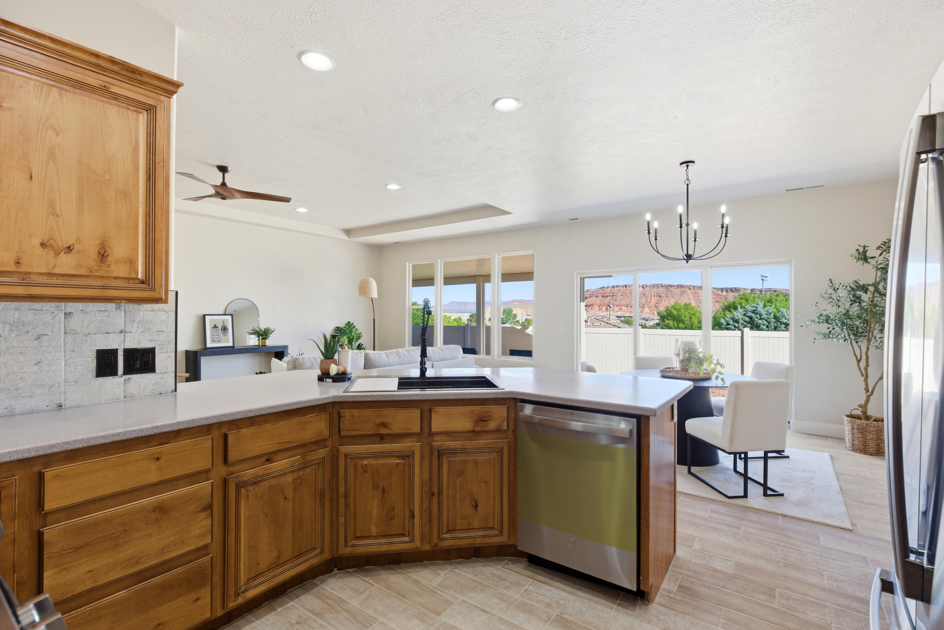 DESERT HILLS - Residential