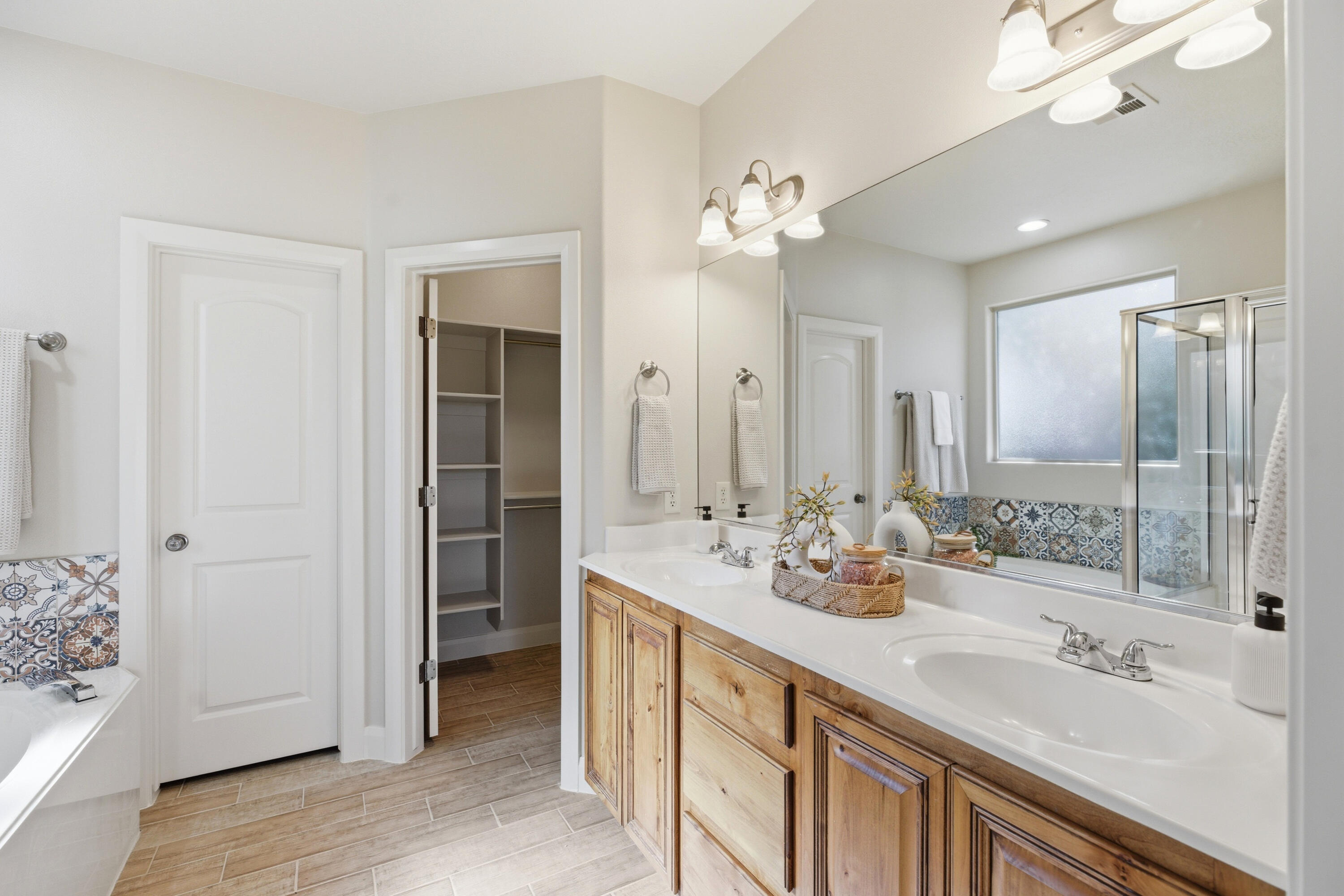 DESERT HILLS - Residential