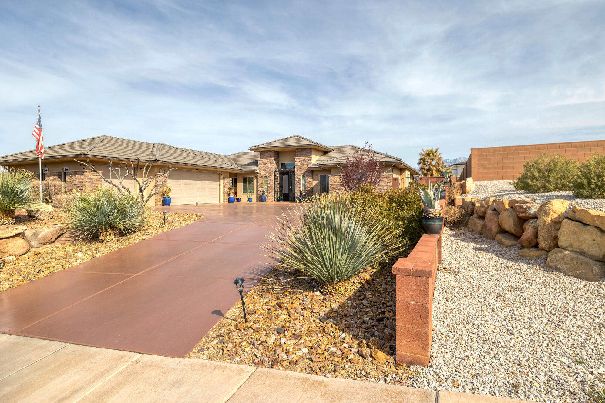 SILVER FALLS AT WASHINGTON BENCH - Residential