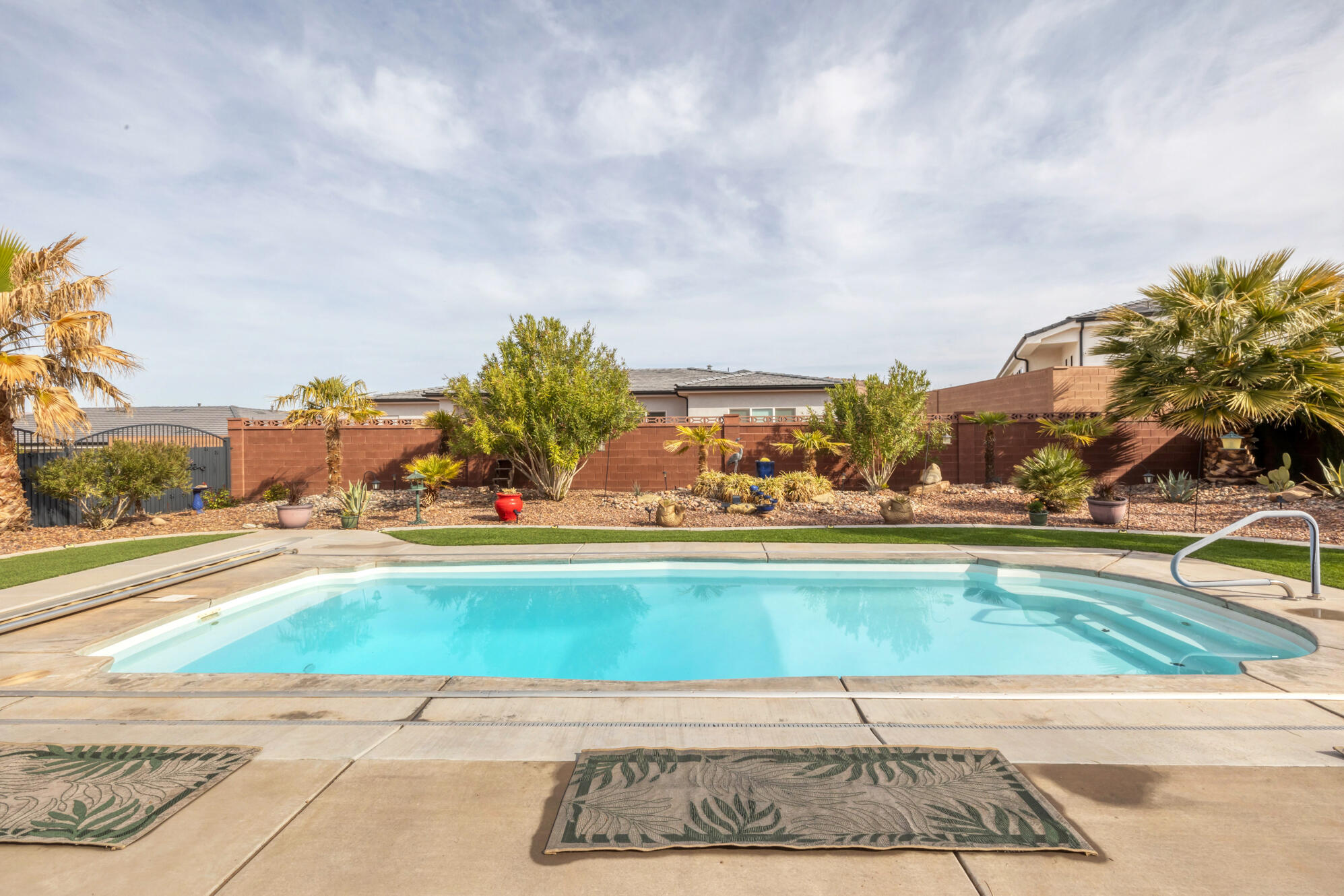 SILVER FALLS AT WASHINGTON BENCH - Residential
