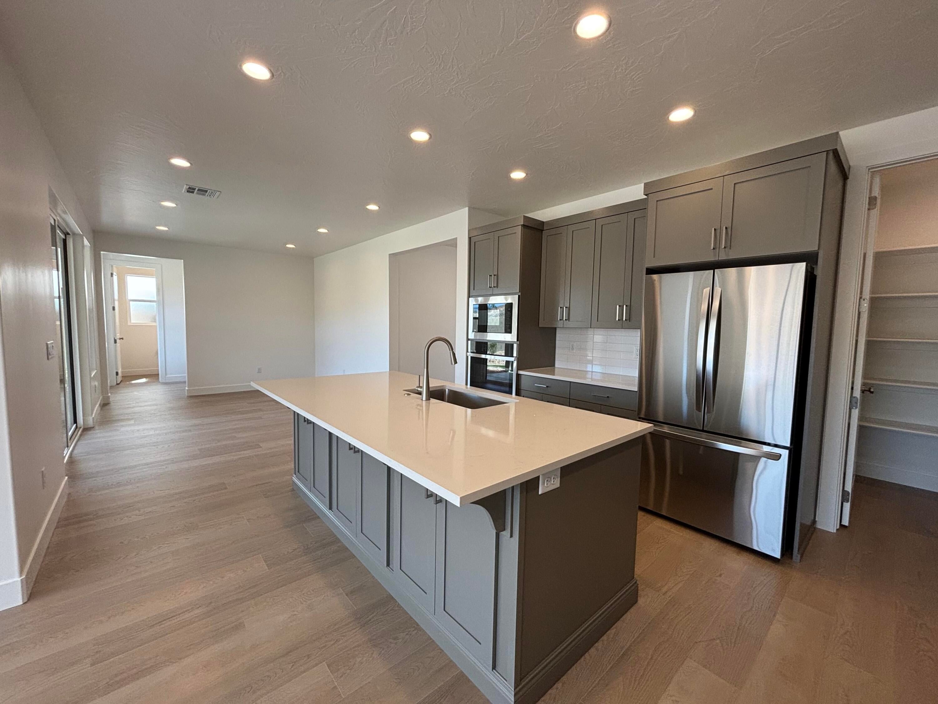 30 E DAKAR LN